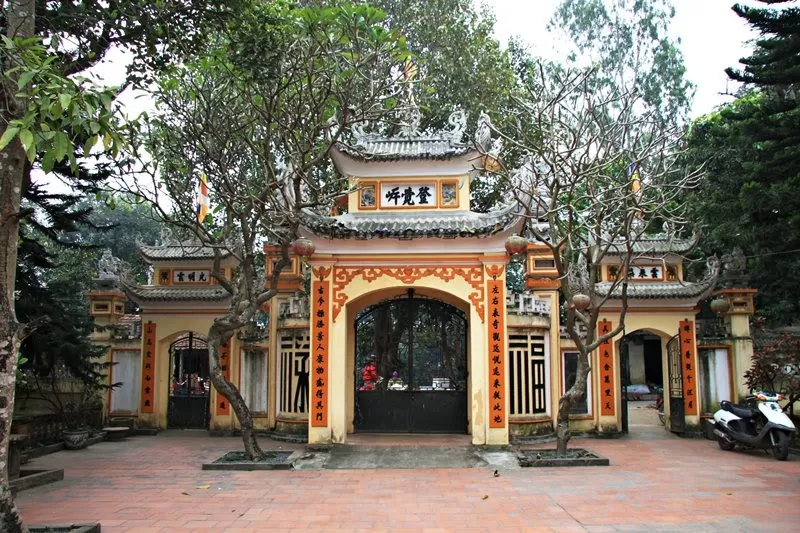 CHÙA NGỌC TÂN