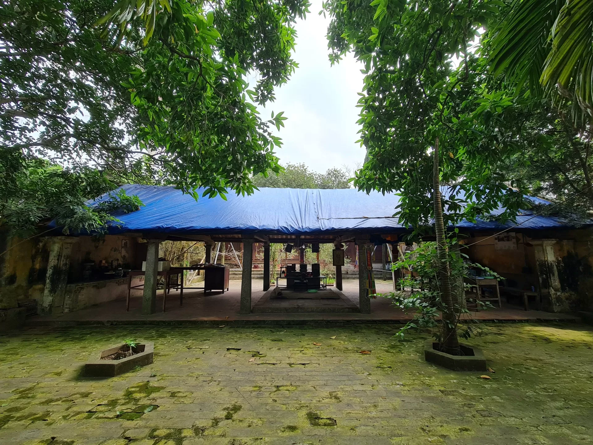 Chùa Bãi (Linh Châu tự)